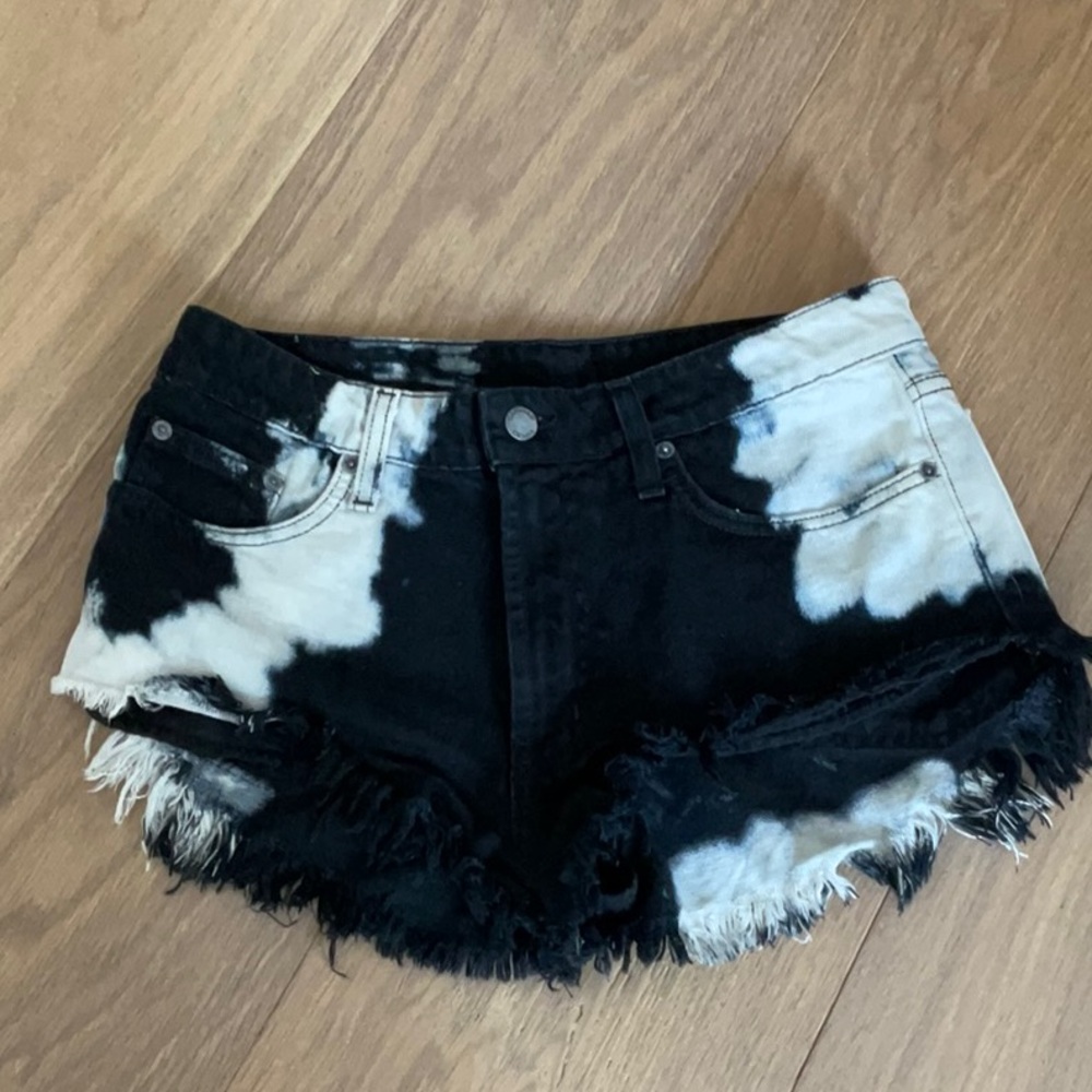 Black and White Jean Shorts CARMAR Size 27